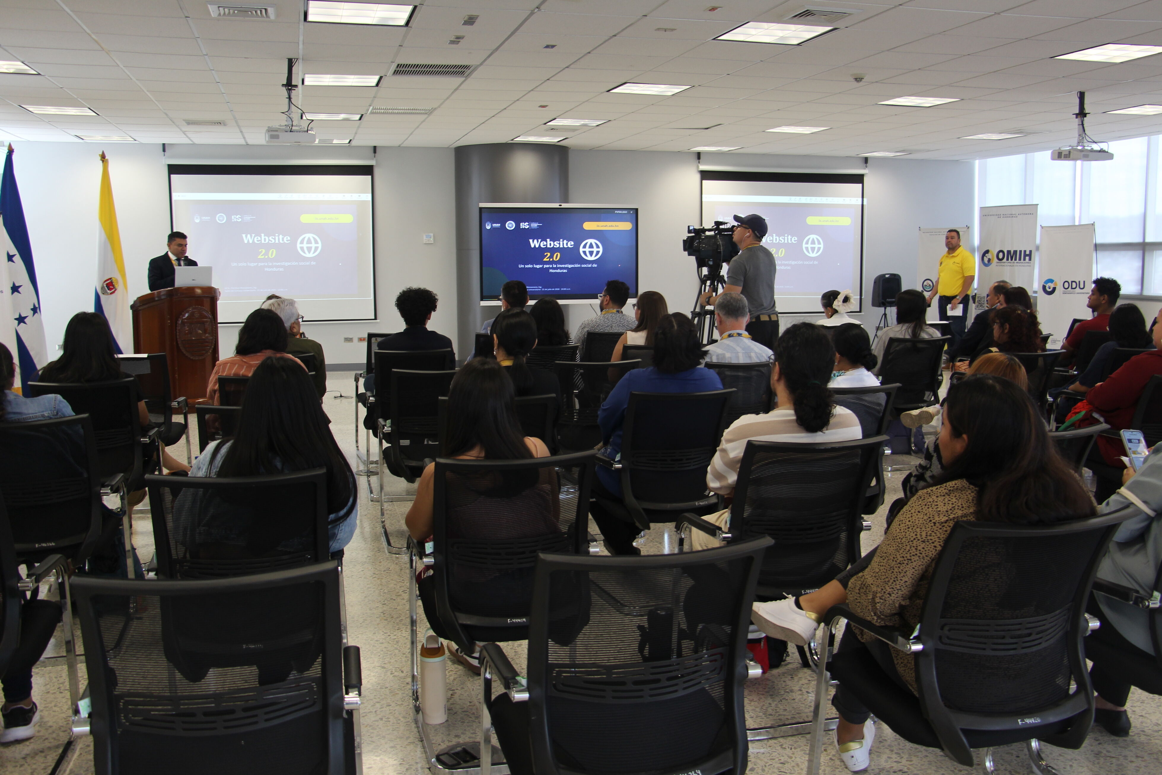 Acto de lanzamiento del Website IIS 2.0 — fotografía 1